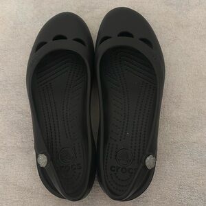 crocs flat shoes for women